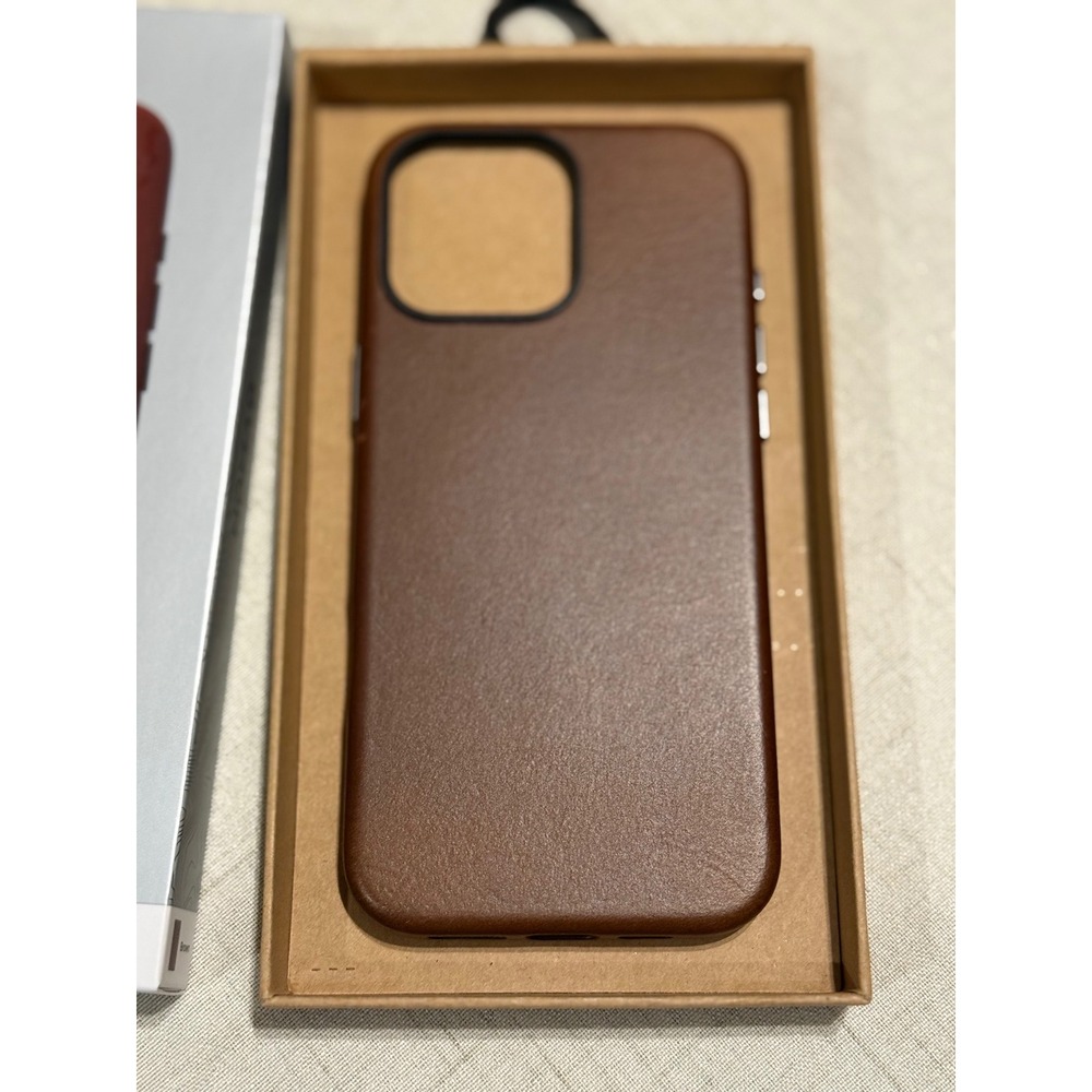 Nomad Traditional Leather Case iPhone 16 Pro Max 6.9 Rustic Brown MagSafe - Picture 2 of 7